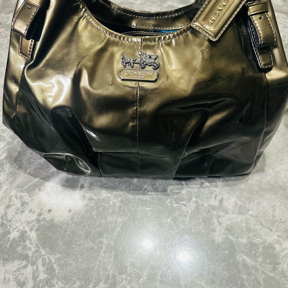 Coach Emerald Patent Leather Vintage Silk Lining Organizer Shoulder Handbag - Picture 7 of 8